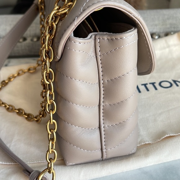 Louis Vuitton New Wave Chain Bag Taupe - Picture 4 of 10